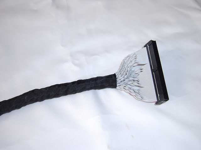 ����SCSI�P�[�u���c�C�X�g�̉摜