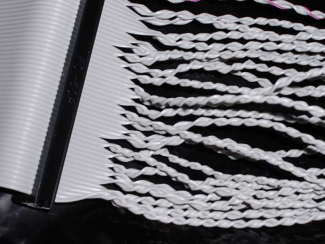 ����SCSI�P�[�u���c�C�X�g�̉摜