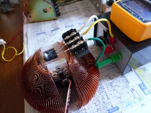 �쐬�����d�q���ׂ̌��̉摜